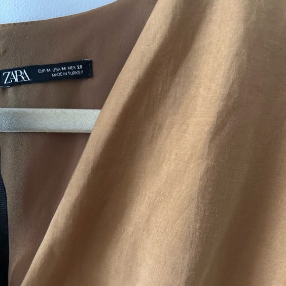 Zara short dress in chocolate colour. Ruching sleeves. Worn twice only. - Picture 2 of 3